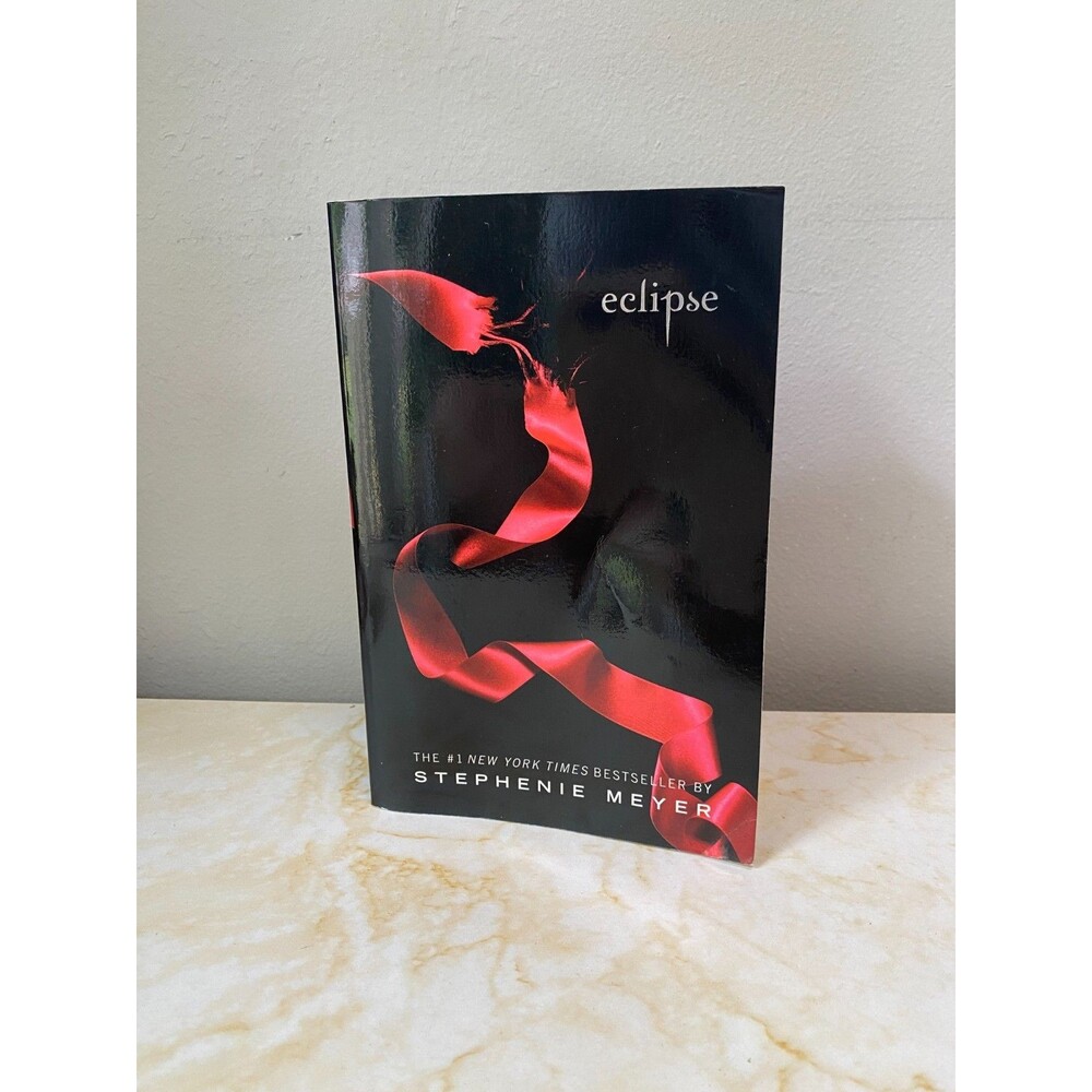 First Edition Eclipse Stephanie Meyer [Book 3 of the Twilight Saga] [Paperback]